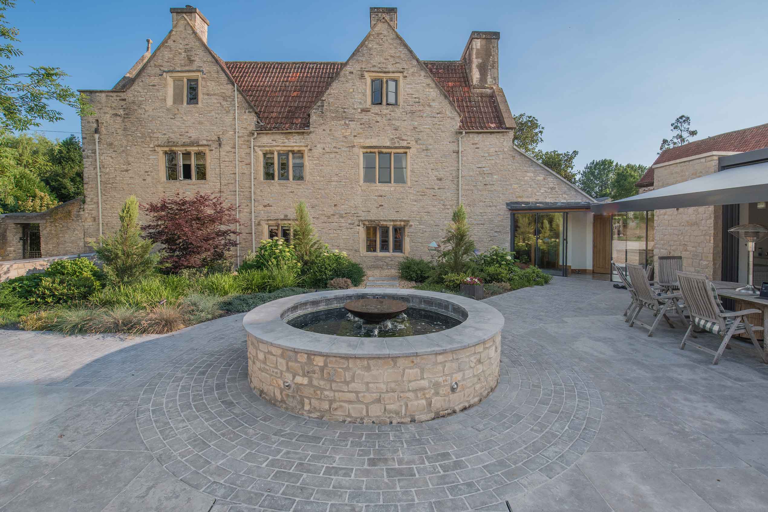 Selby Landscapes | Moat House | water feature Selby Landscapes | Moat House | water feature